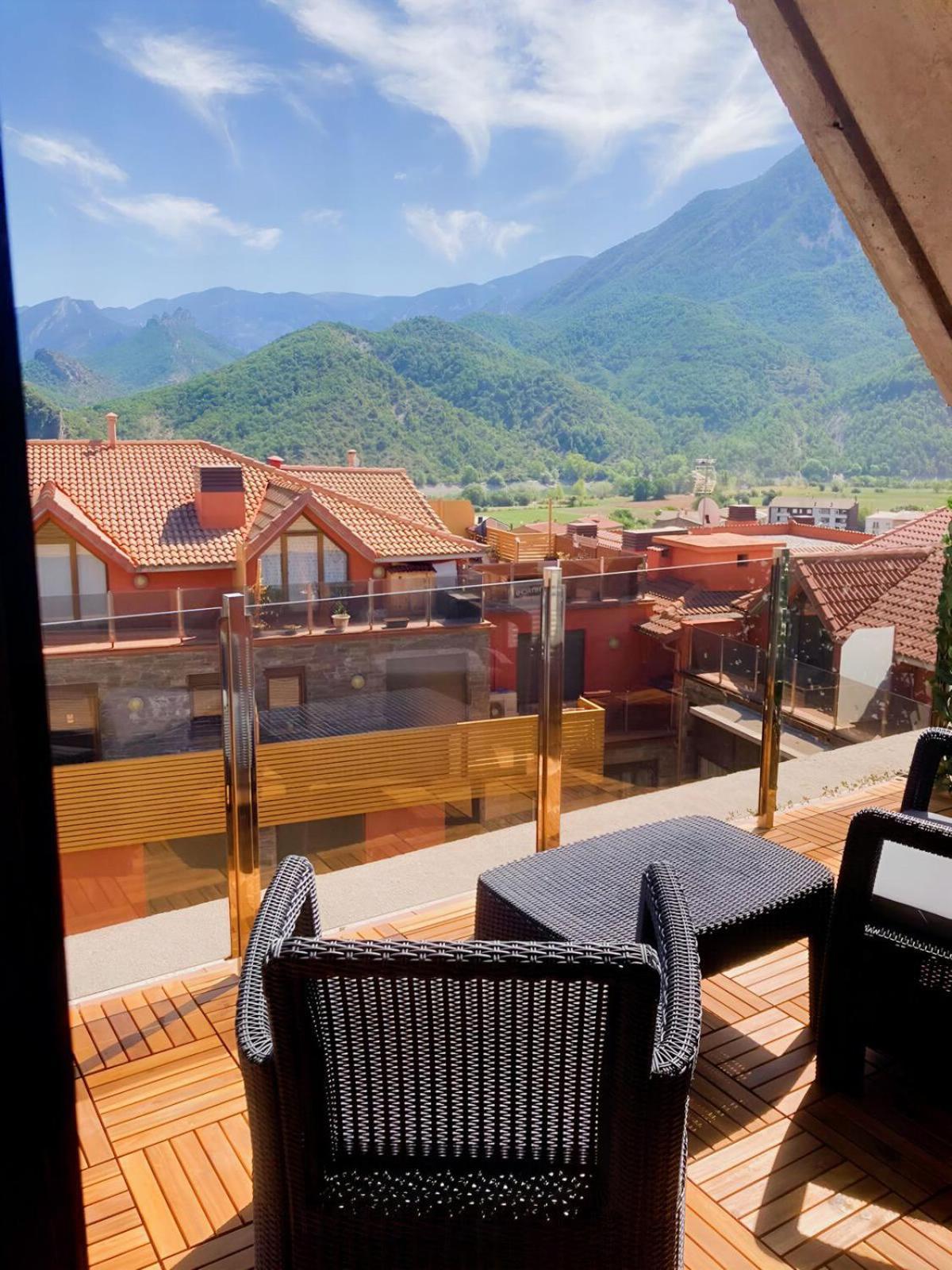 Apartament Duplex Amb Vistes Al Pirineu Catala Coll de Nargo Luaran gambar